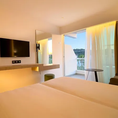 Cavo Maris 4*